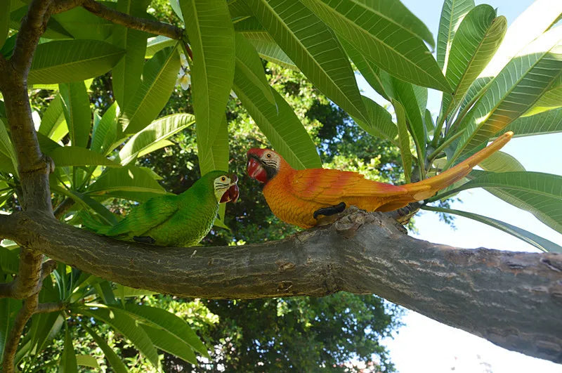 🦜 Resin Parrot Wall-Mounted Statue – Vibrant Outdoor & Indoor Garden Decor